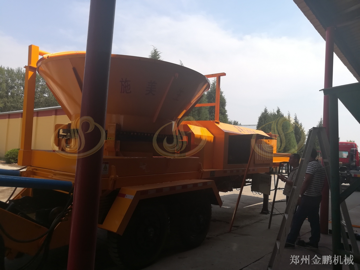 郑州金鹏大型木材锯末粉碎机在生物质燃料预处理中的应用