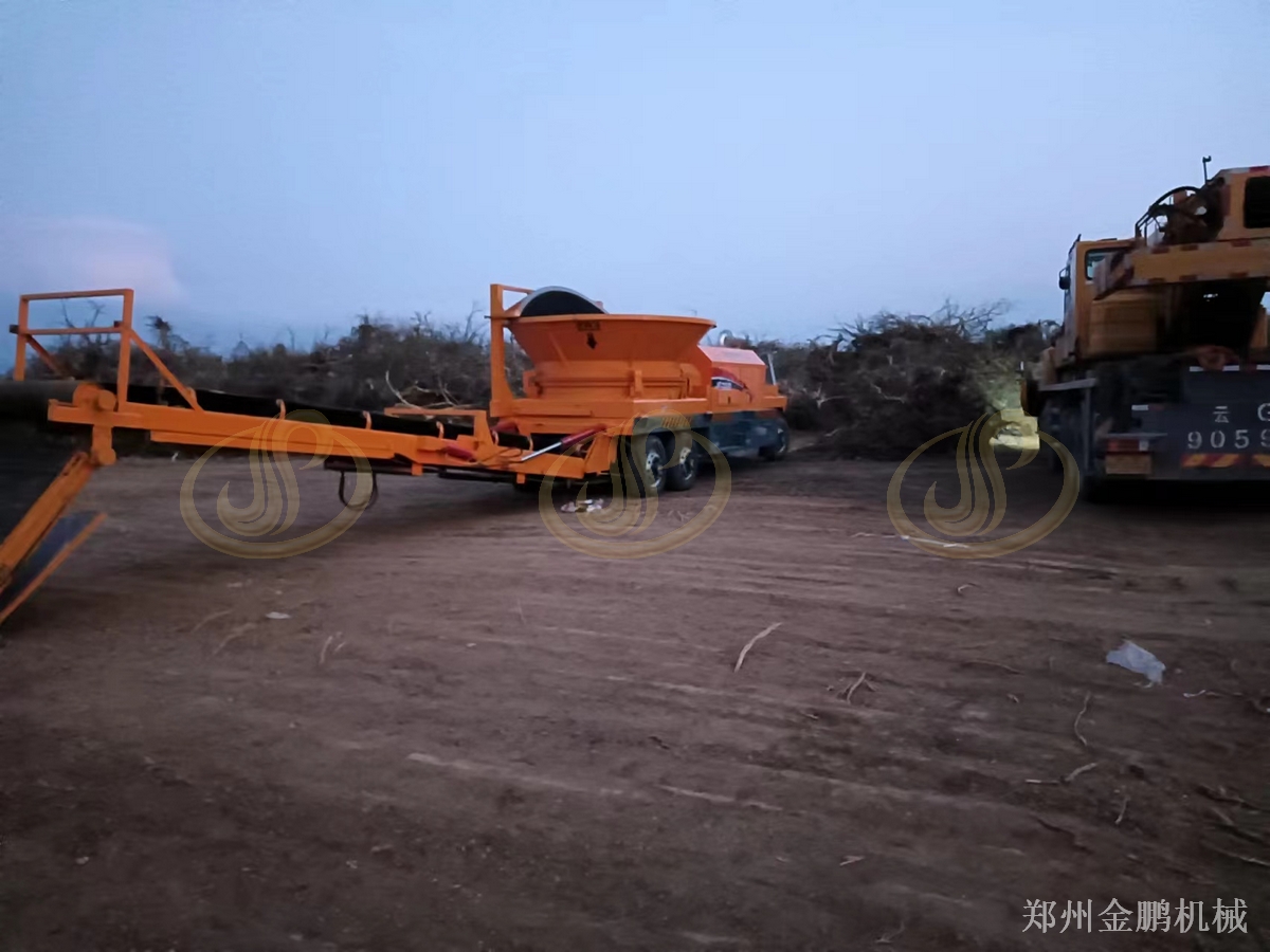 郑州金鹏圆盘大型木头粉碎机视频：物料形态与处理难点分析